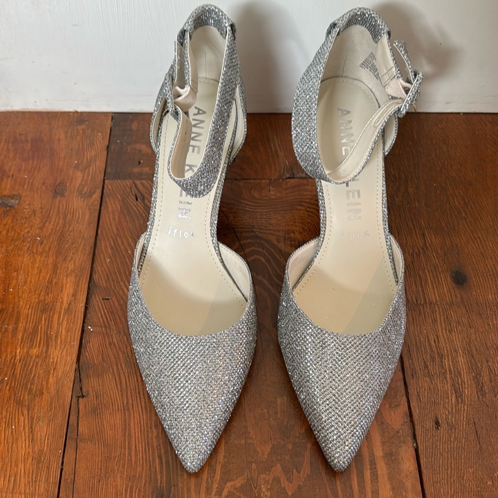 Anne Klein Fabulist Platinum Metallic Heels Womens Size 9M